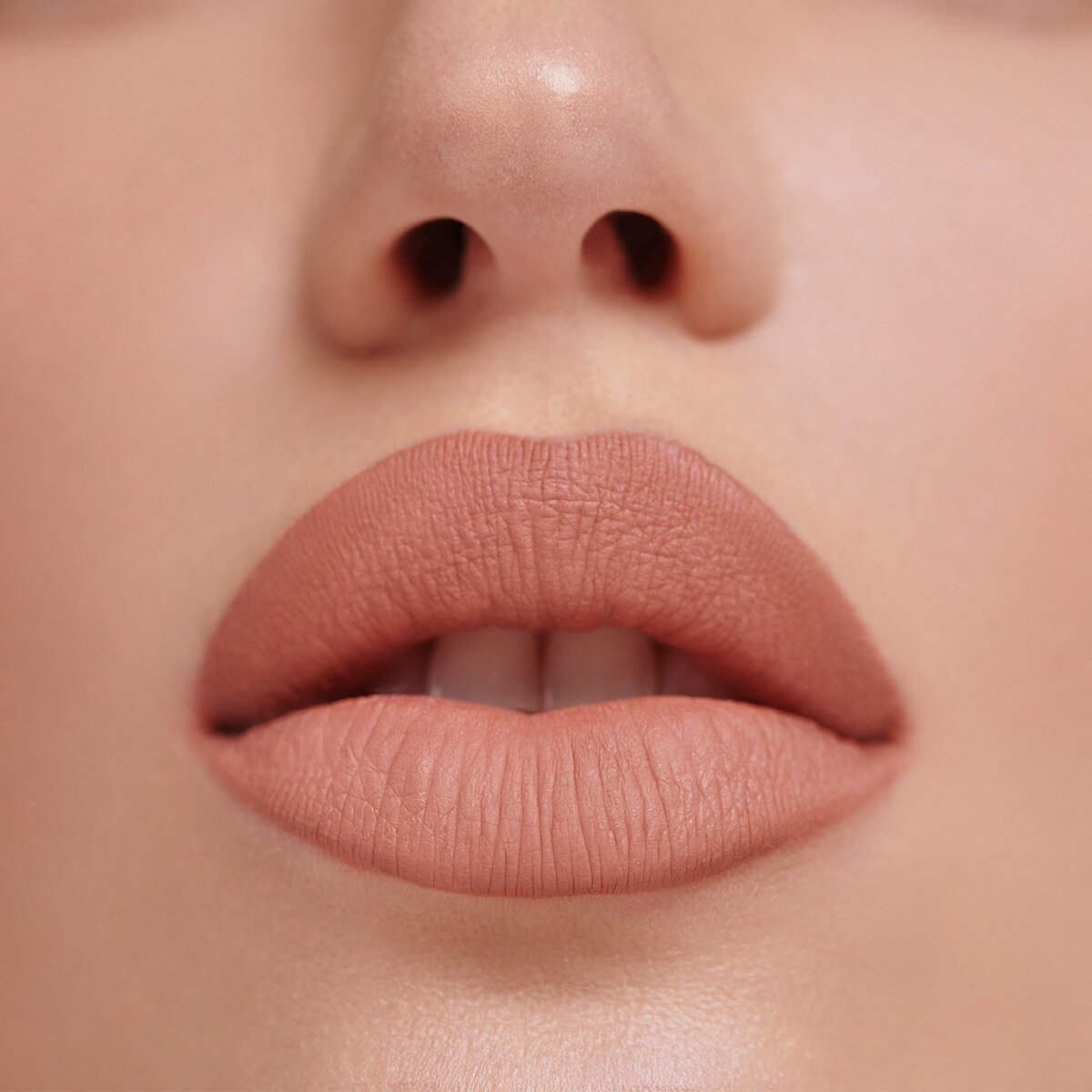 AGAINST ALL ODDS LIQUID LIPSTICK (LABIAL L&Iacute;QUIDO MATE)